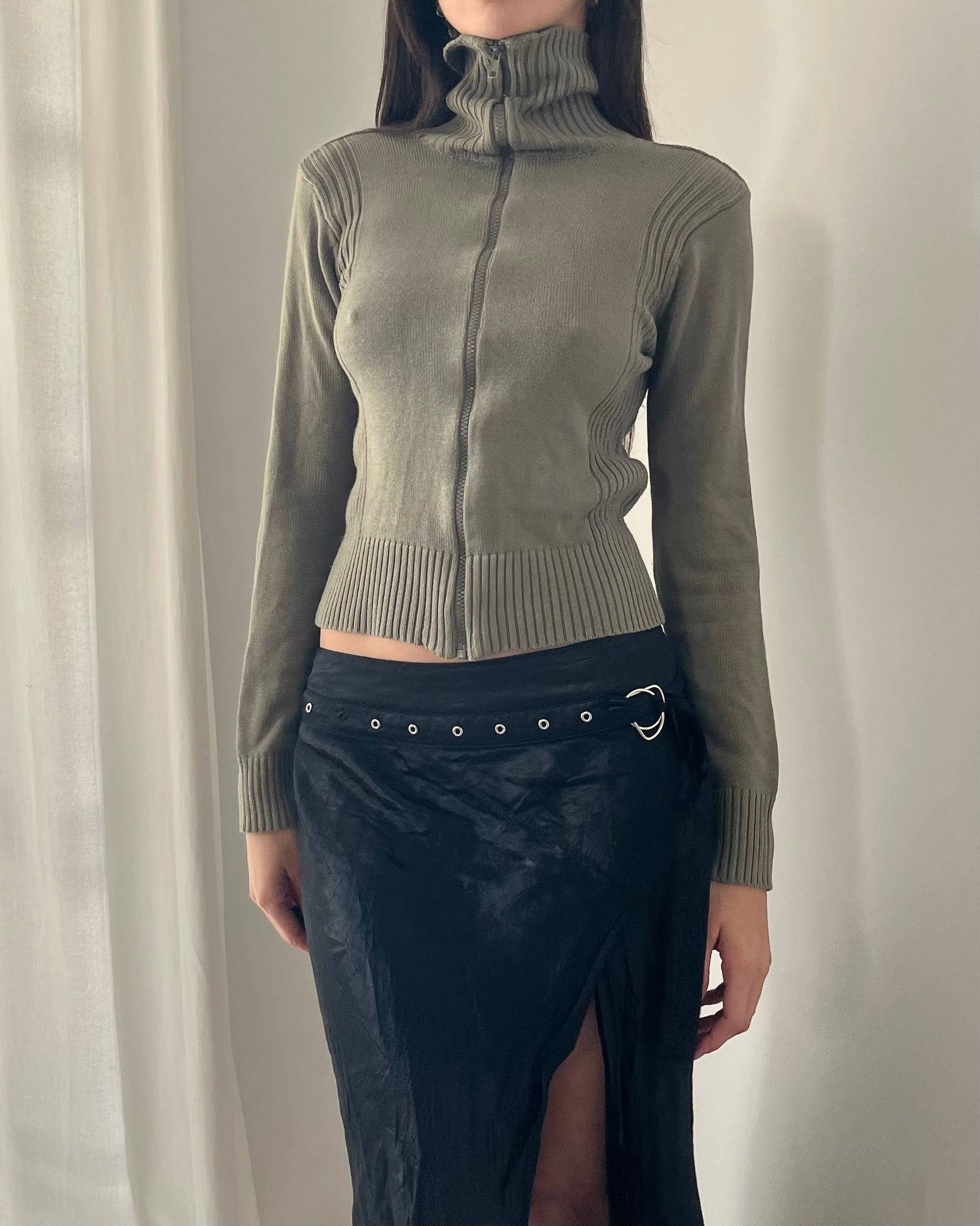 2000s khaki zip up sweater