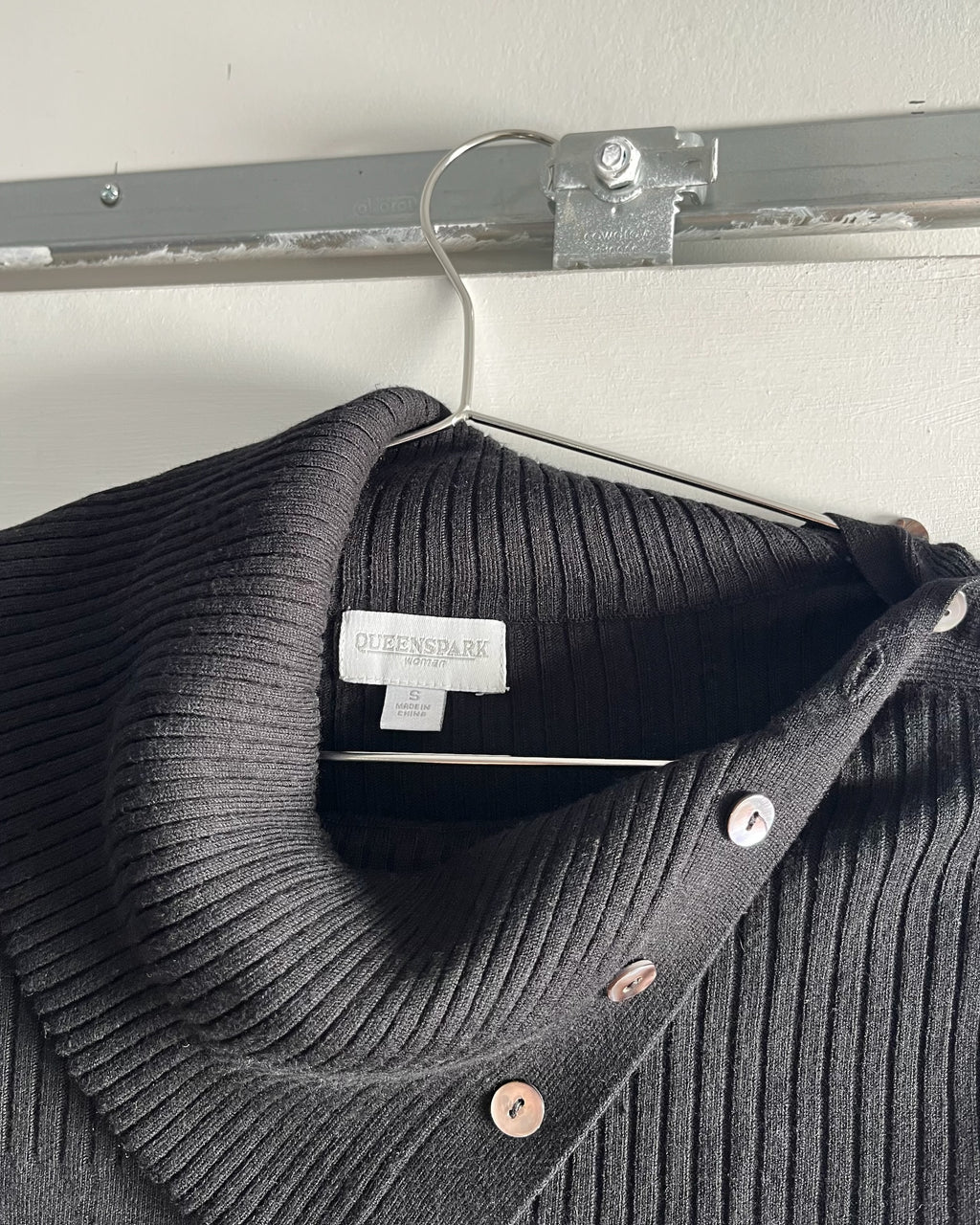 2000s black fold over sweater