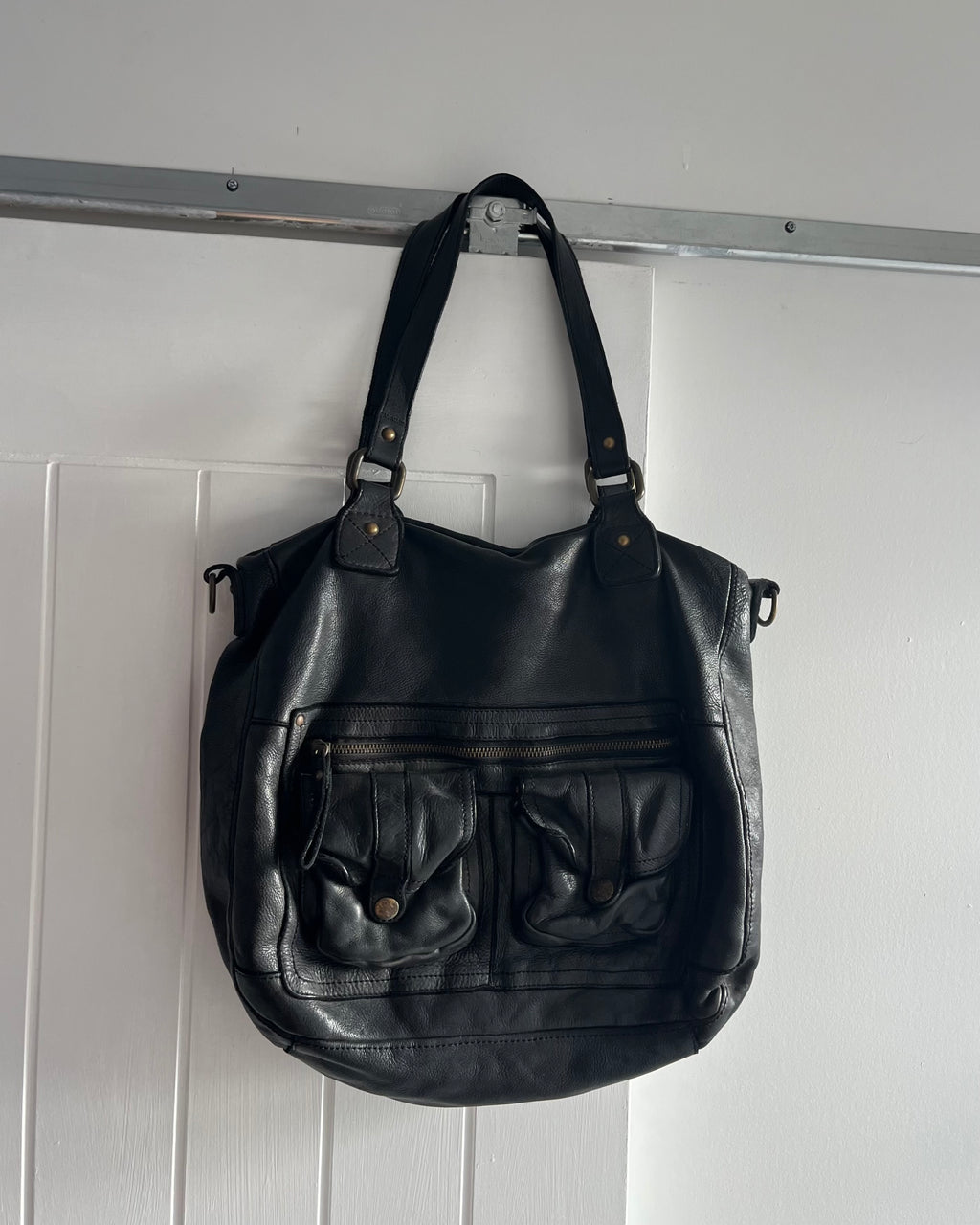 2000s leather black shoulder bag