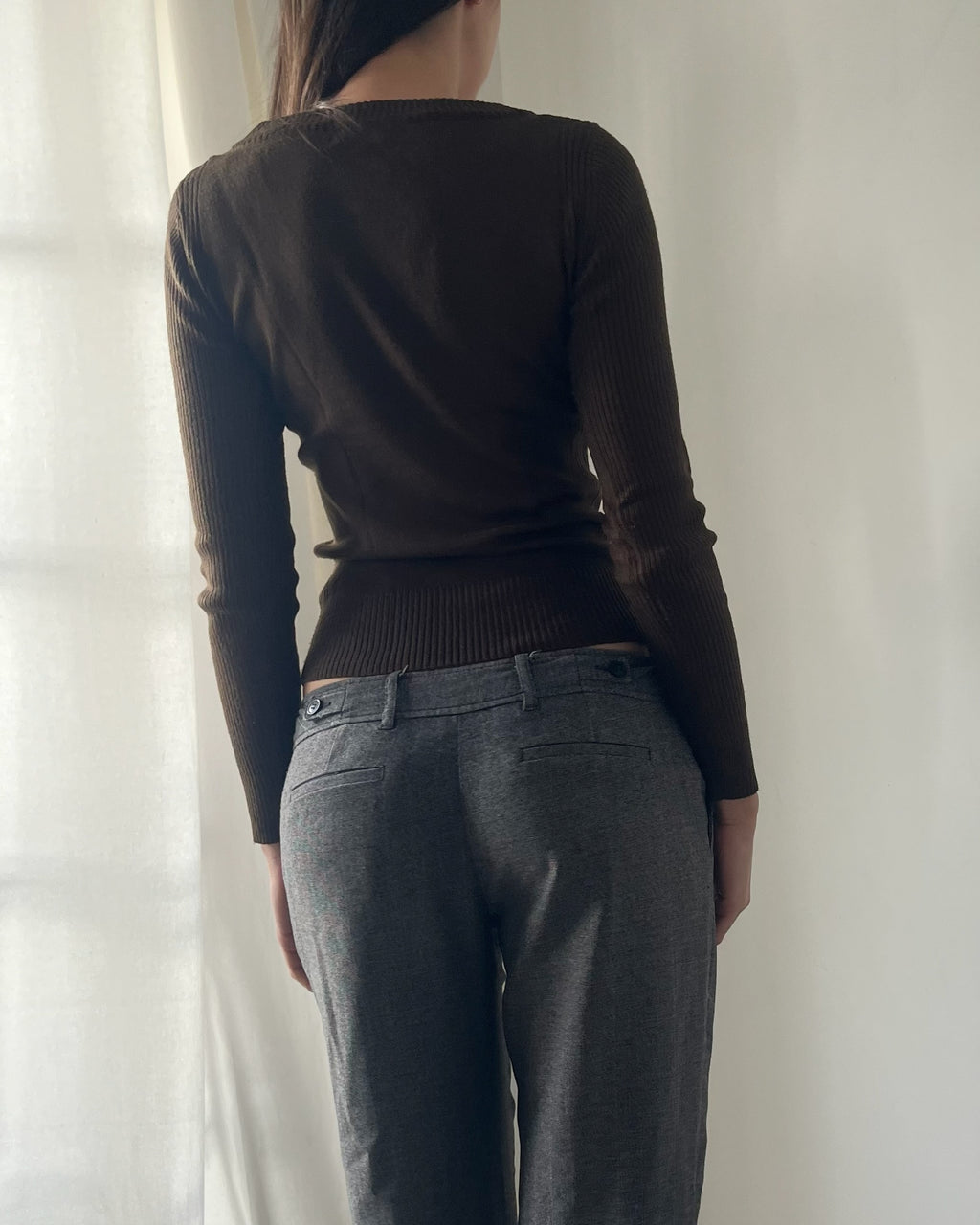2000s brown V neck sweater top