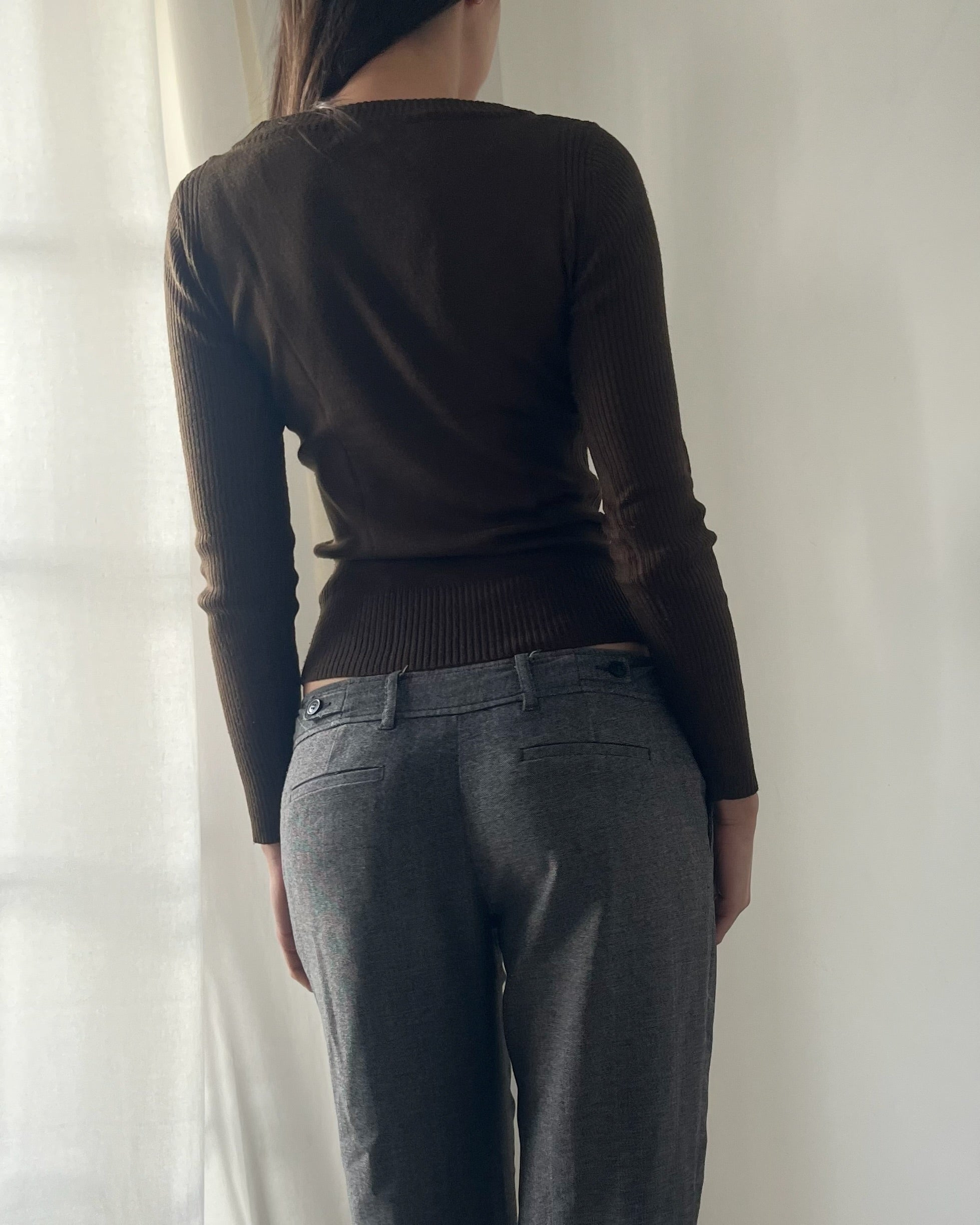 2000s brown V neck sweater top