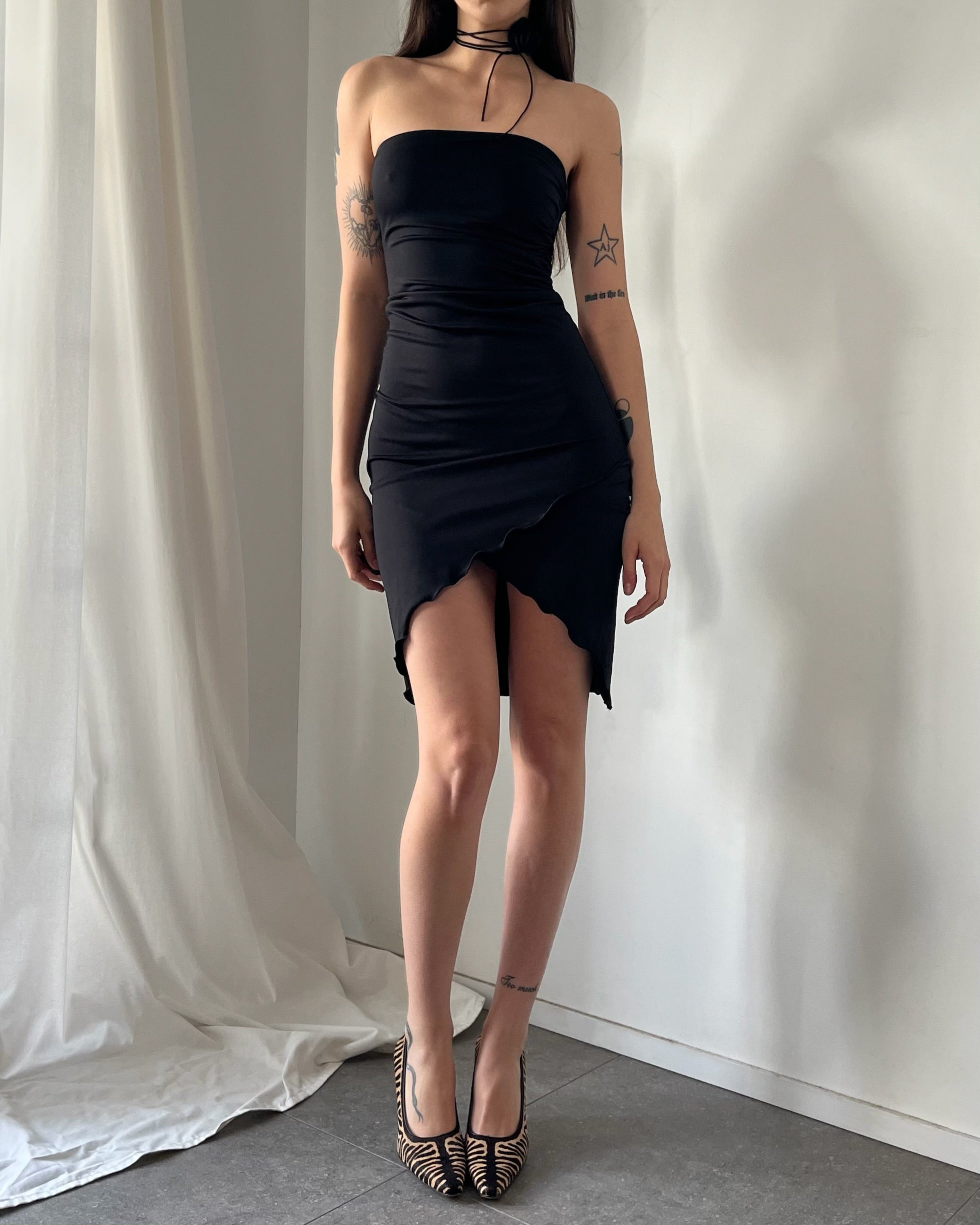 2000s black ruched strapless mini dress
