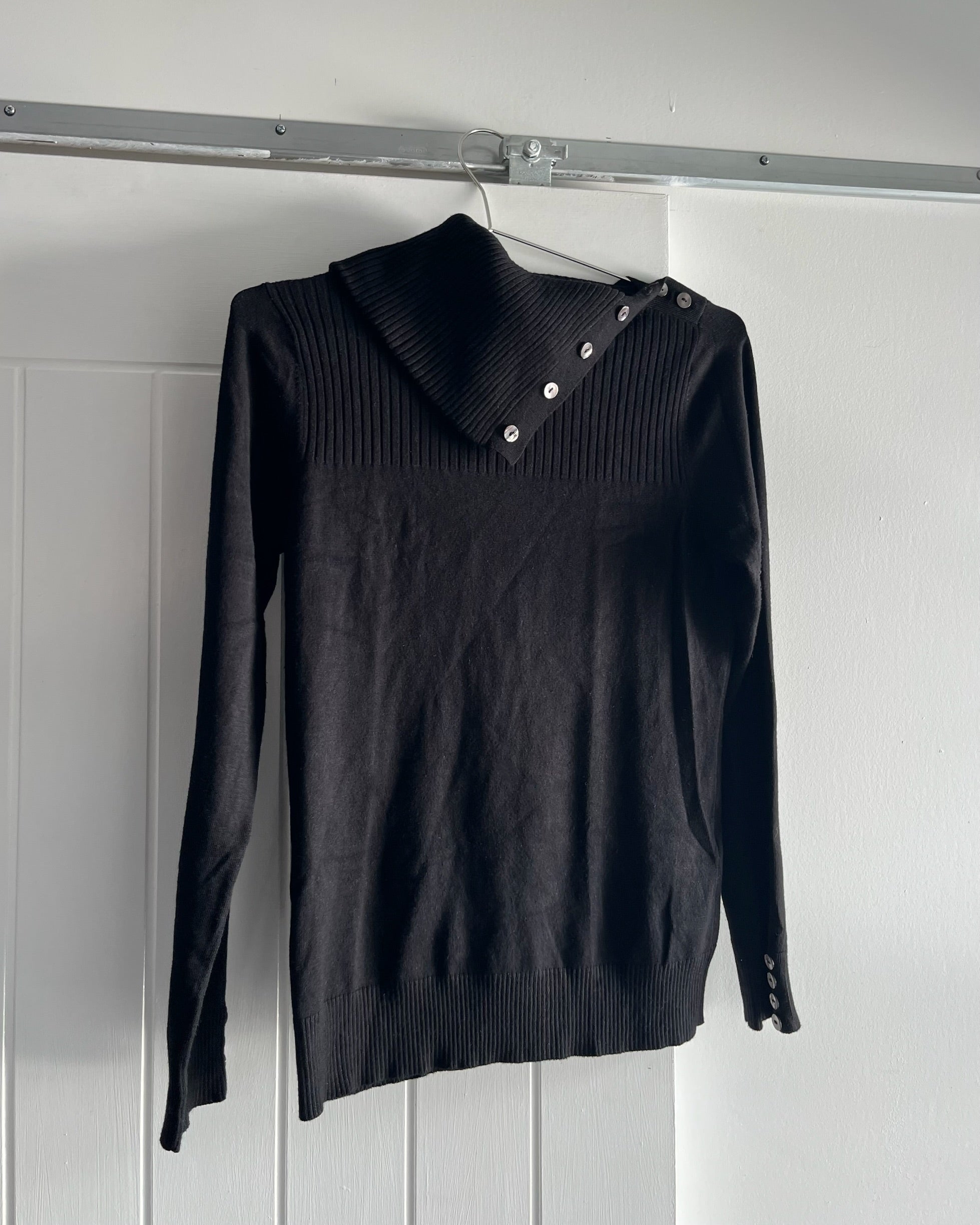 2000s black fold over sweater