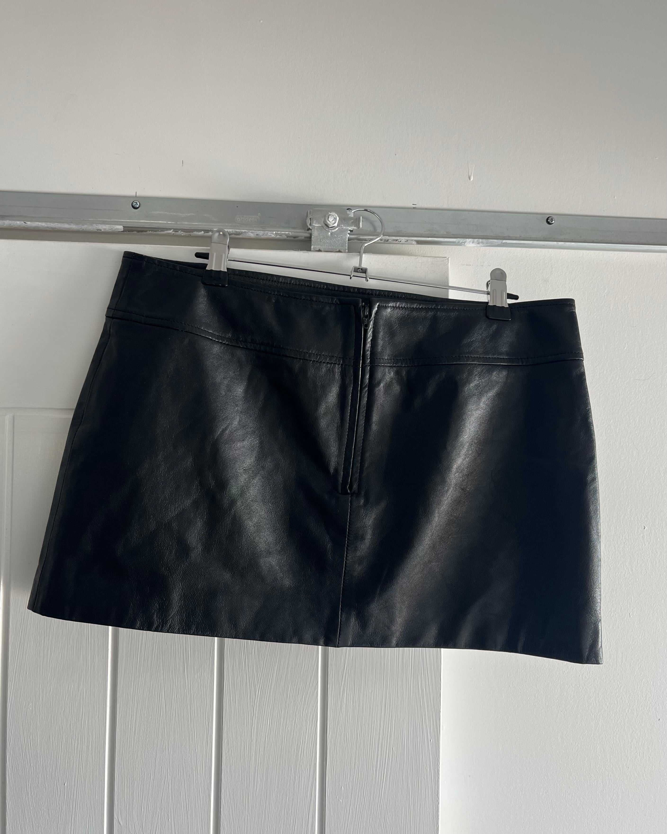 2000s black leather mini skirt