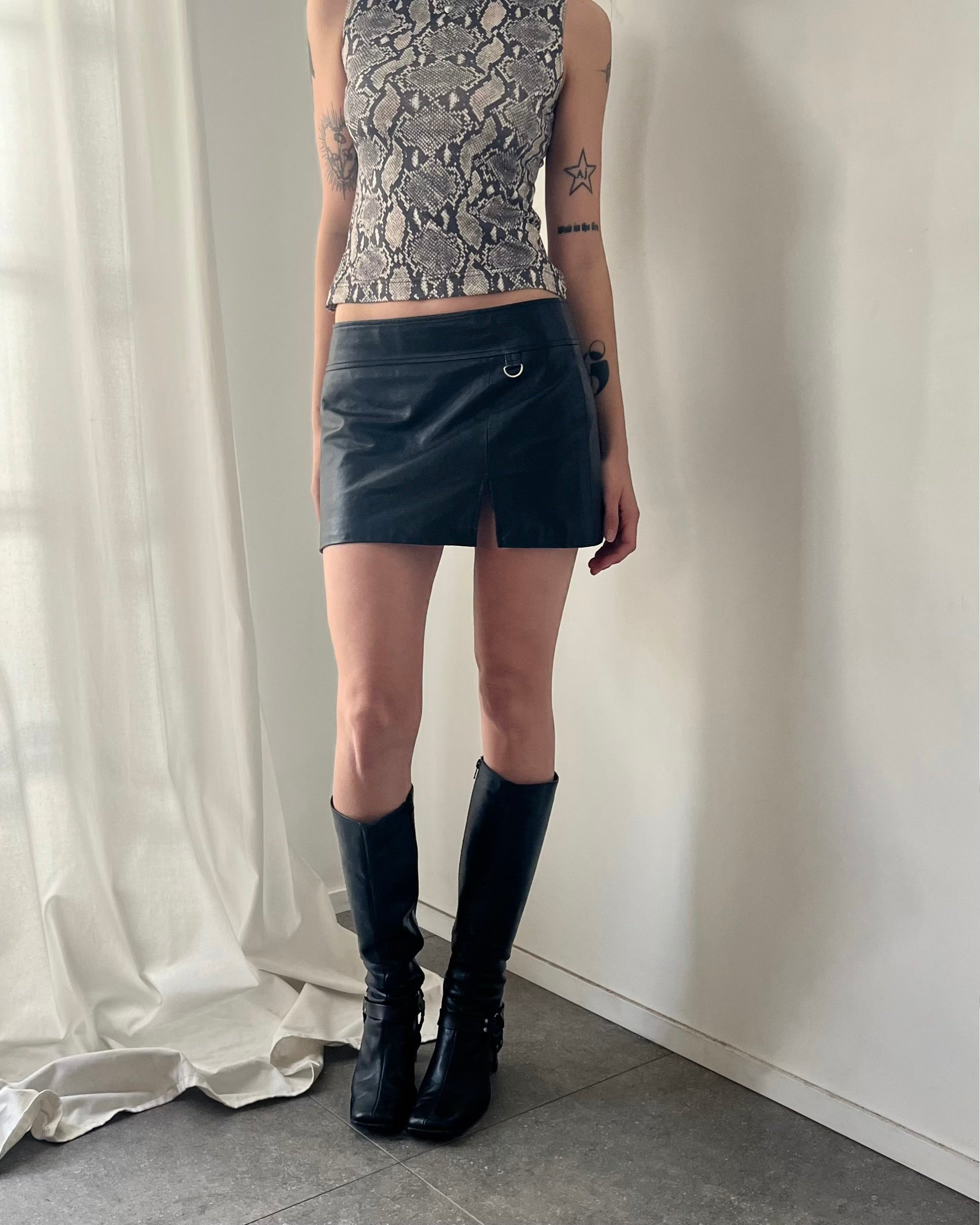 2000s black leather mini skirt