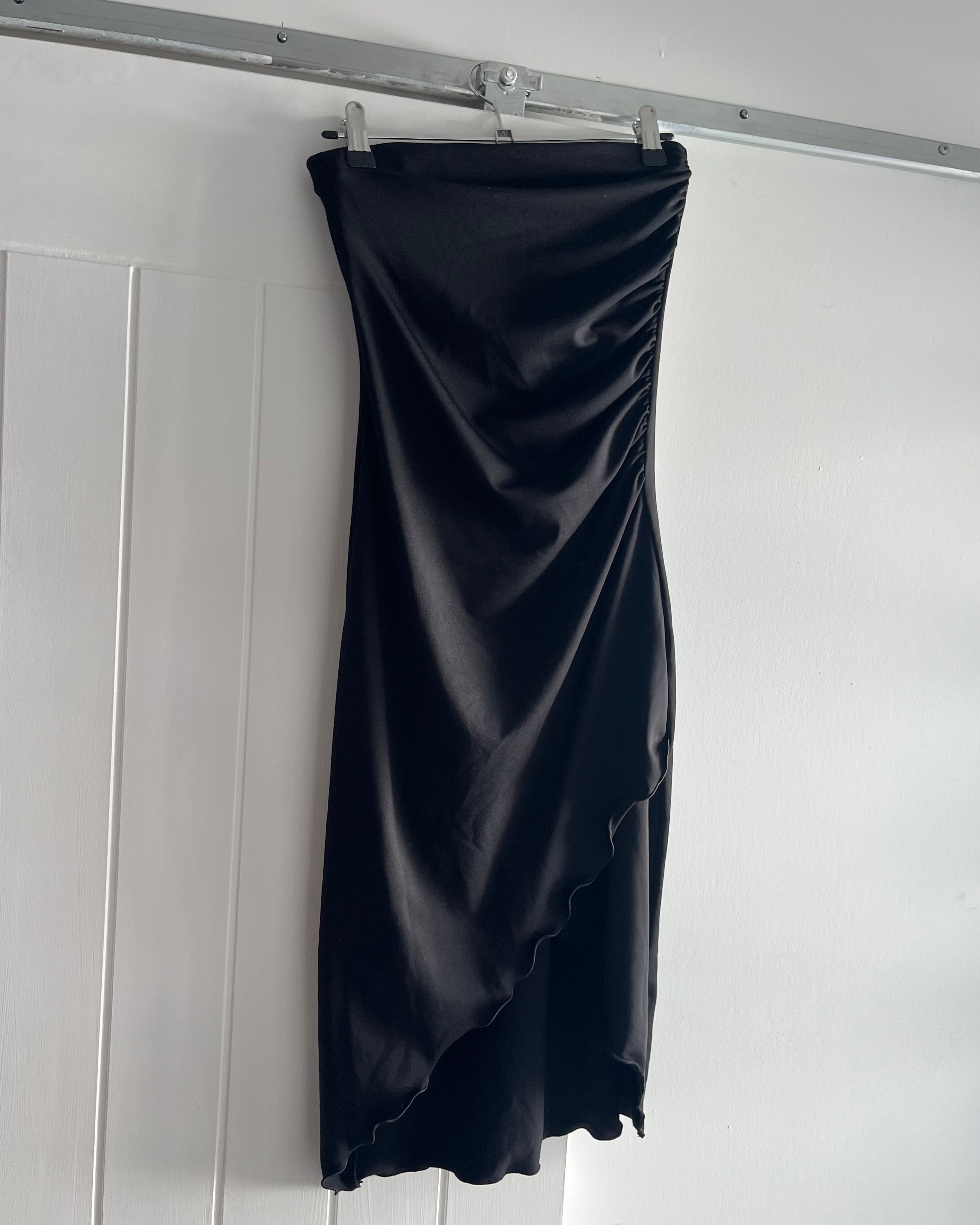2000s black ruched strapless mini dress