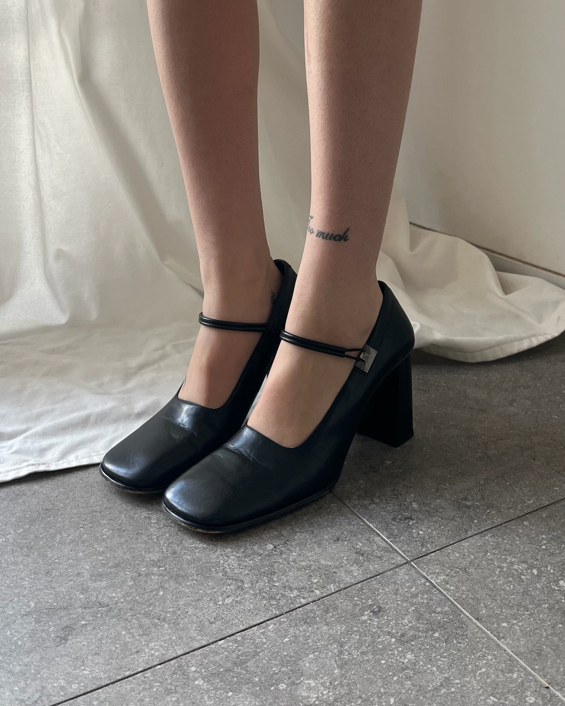 90s square toe Mary Jane heels