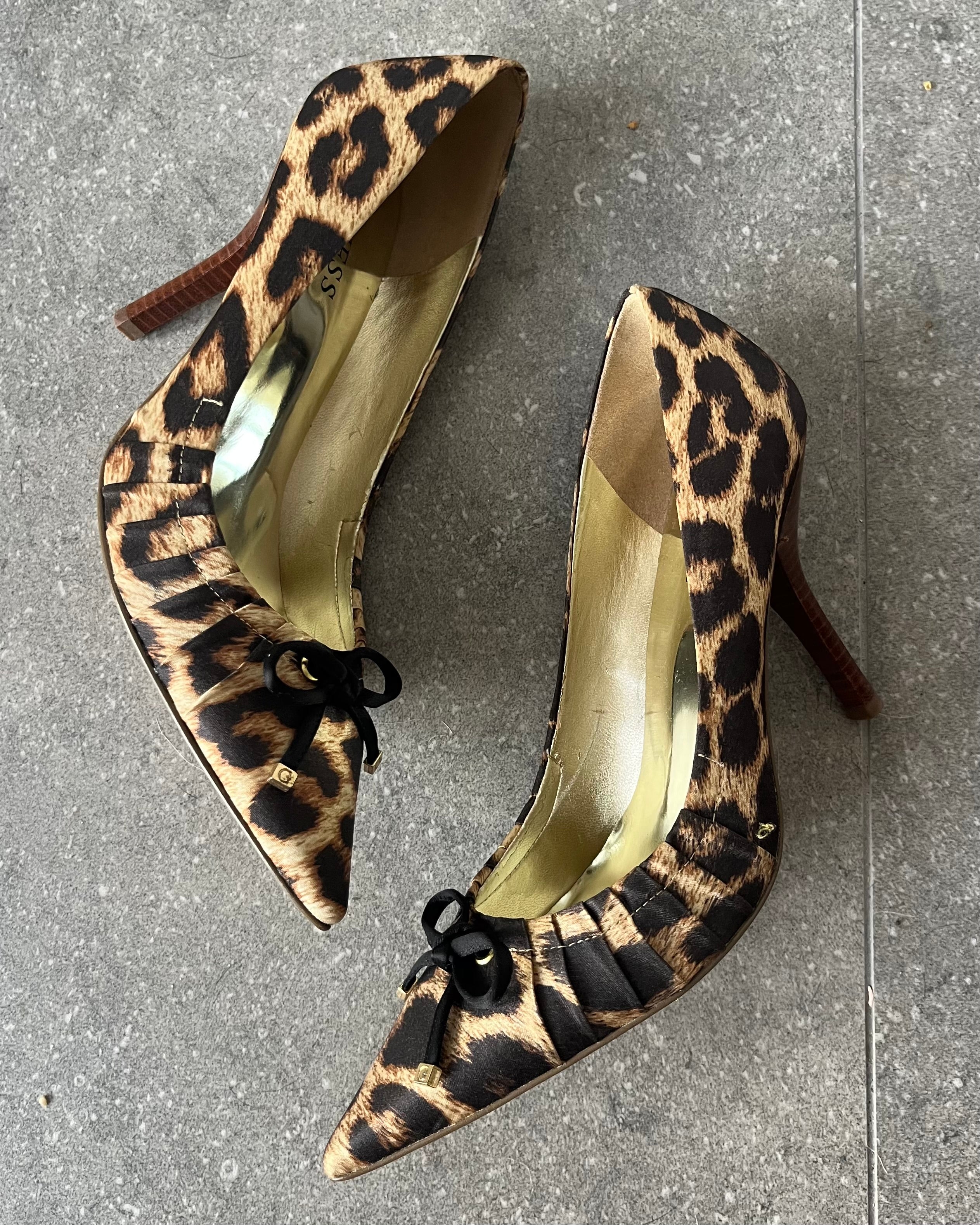 2000s guess leopard kitten heels