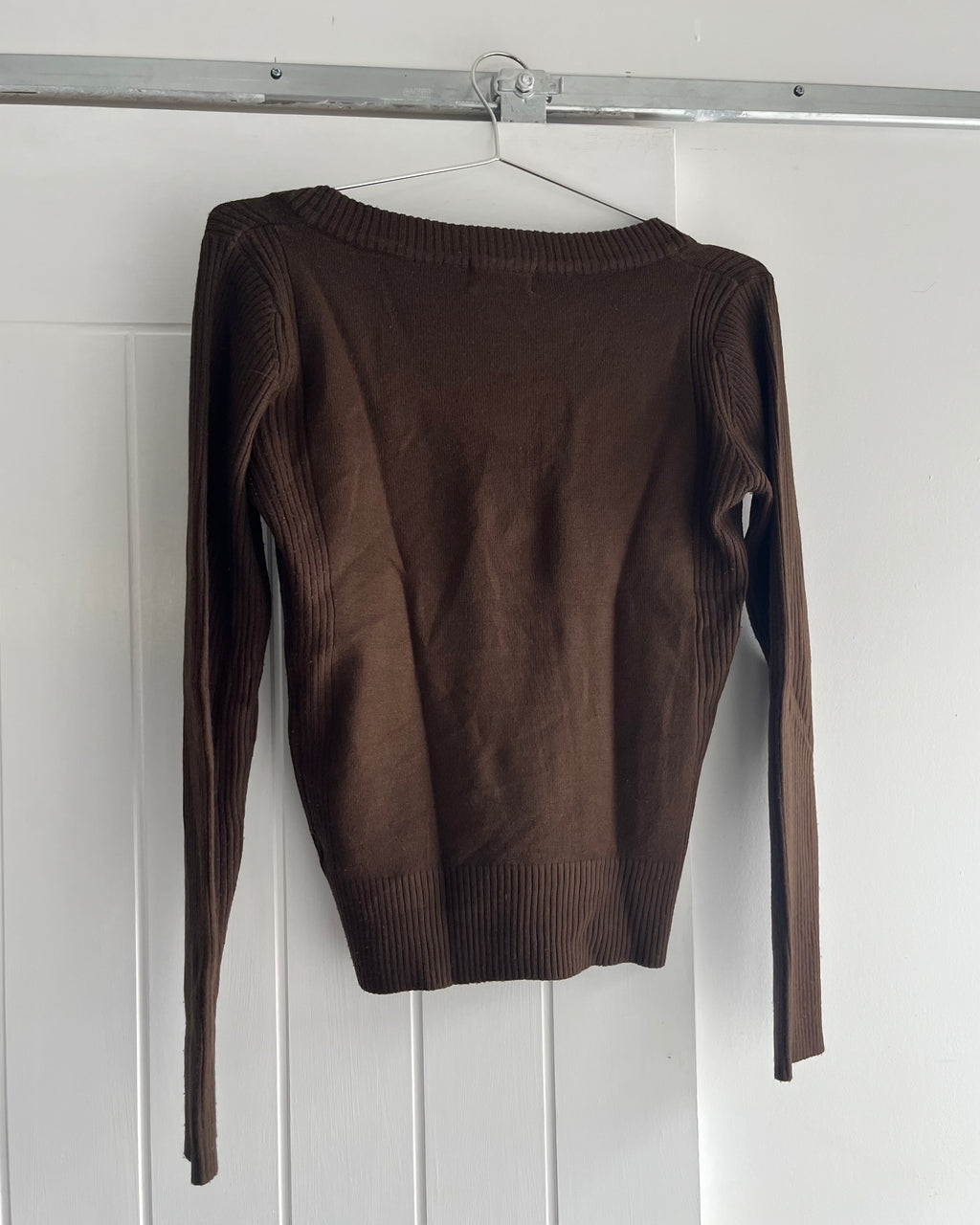 2000s brown V neck sweater top