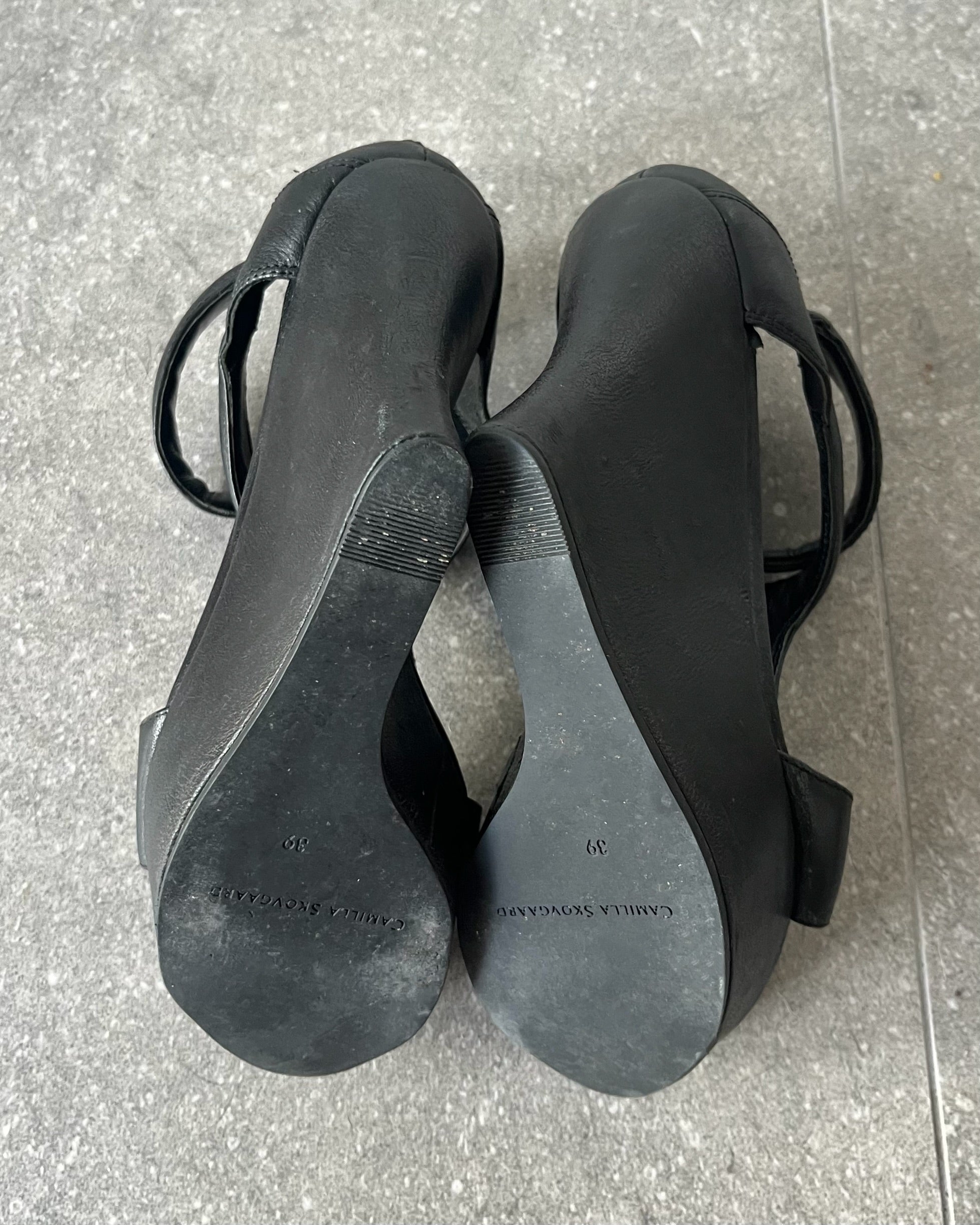 2000s black leather Strappy wedge heels