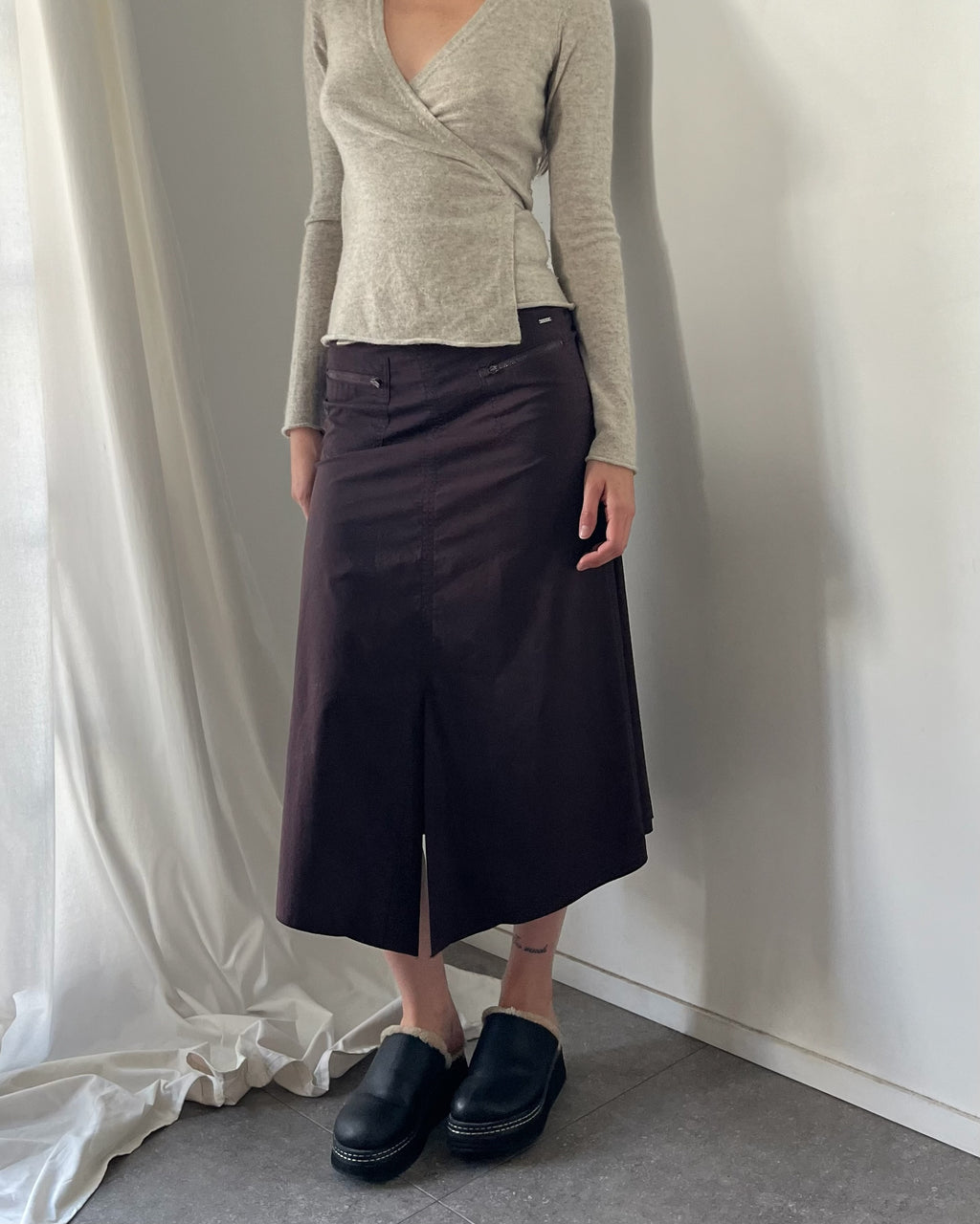 2000s brown cargo midi skirt