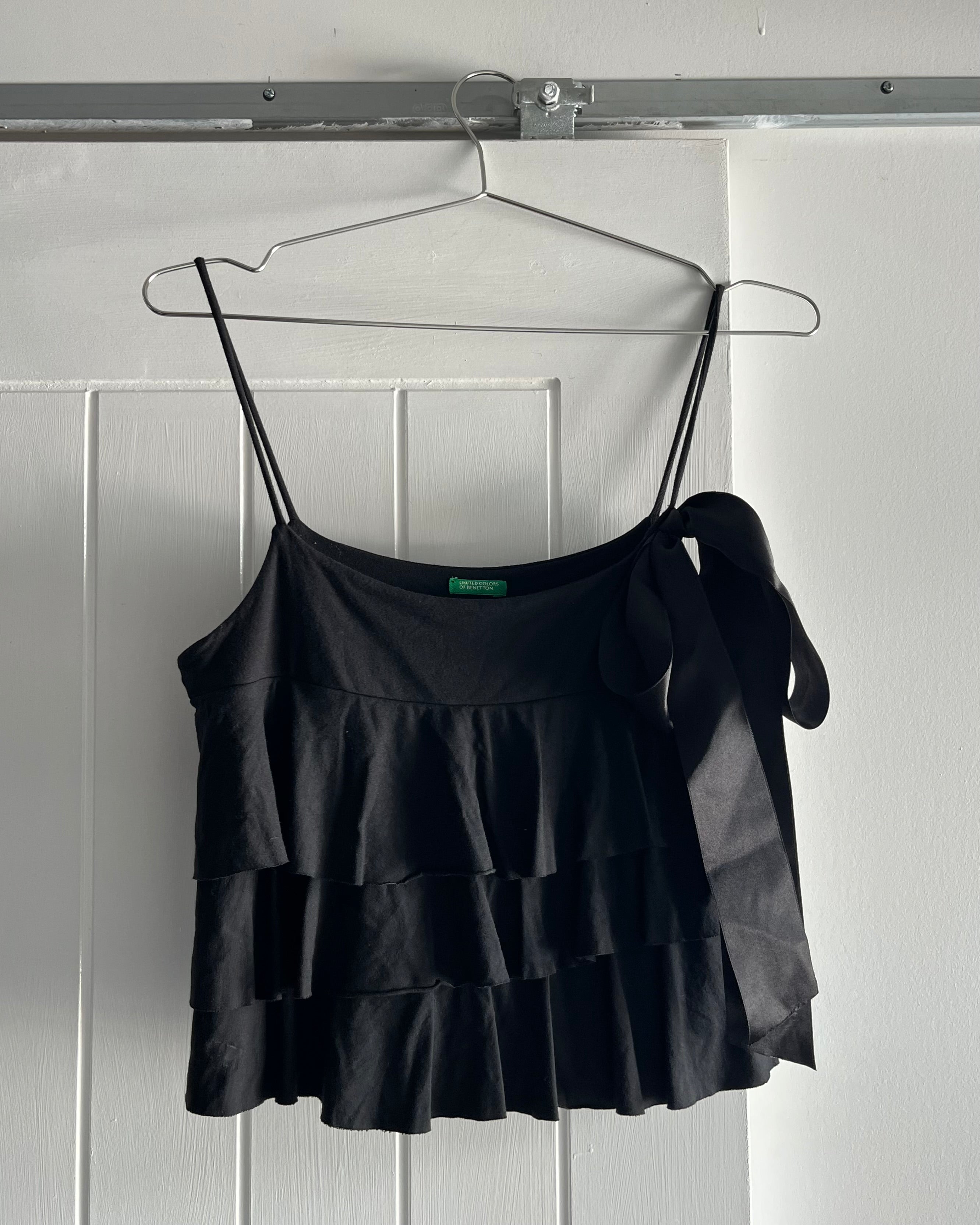 2000s black ruffle cami top