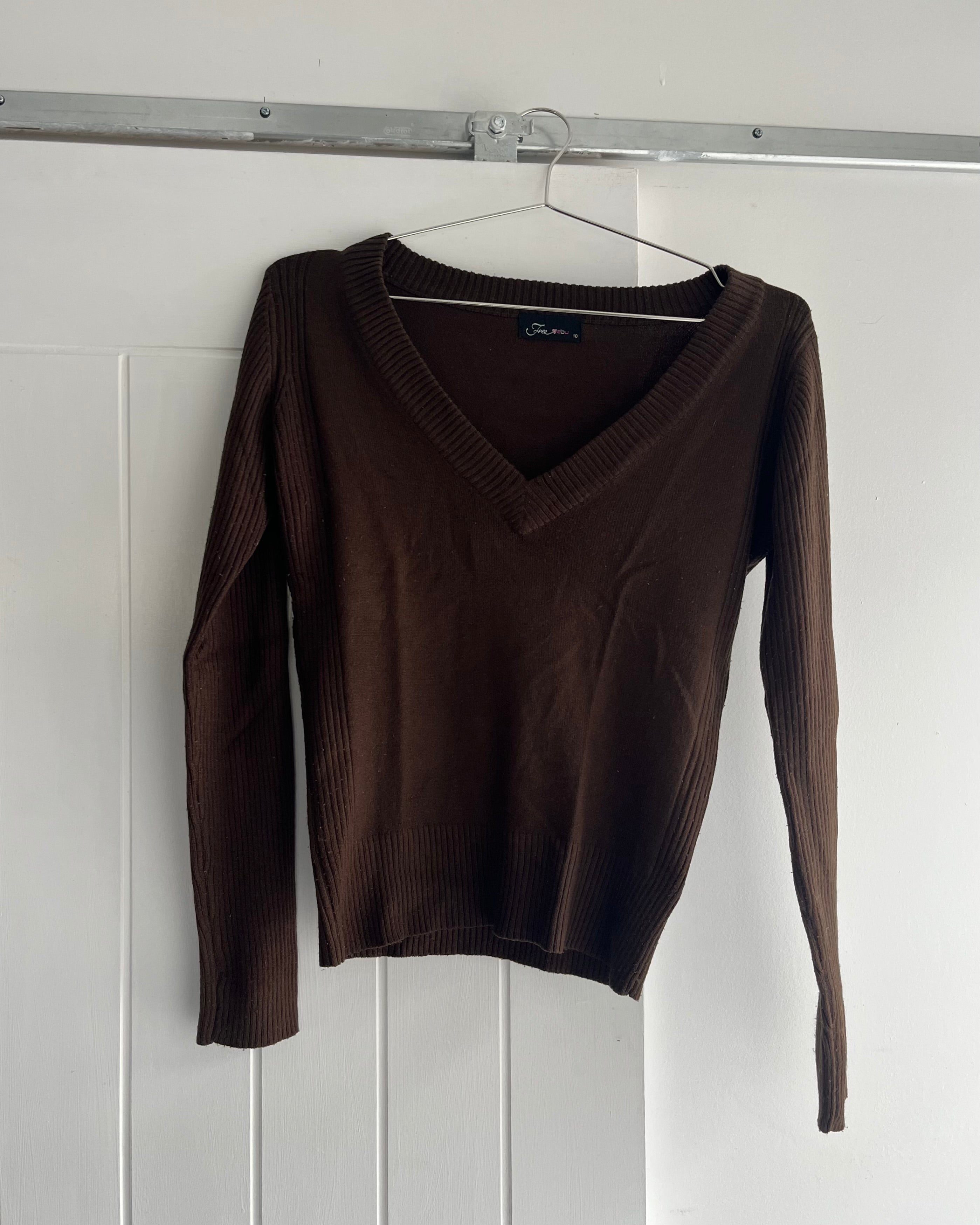 2000s brown V neck sweater top
