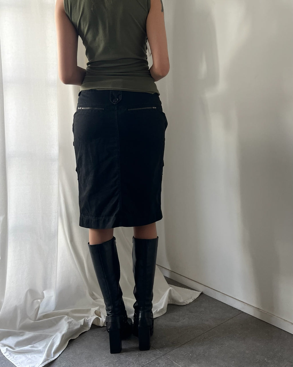 2000s black cargo midi skirt