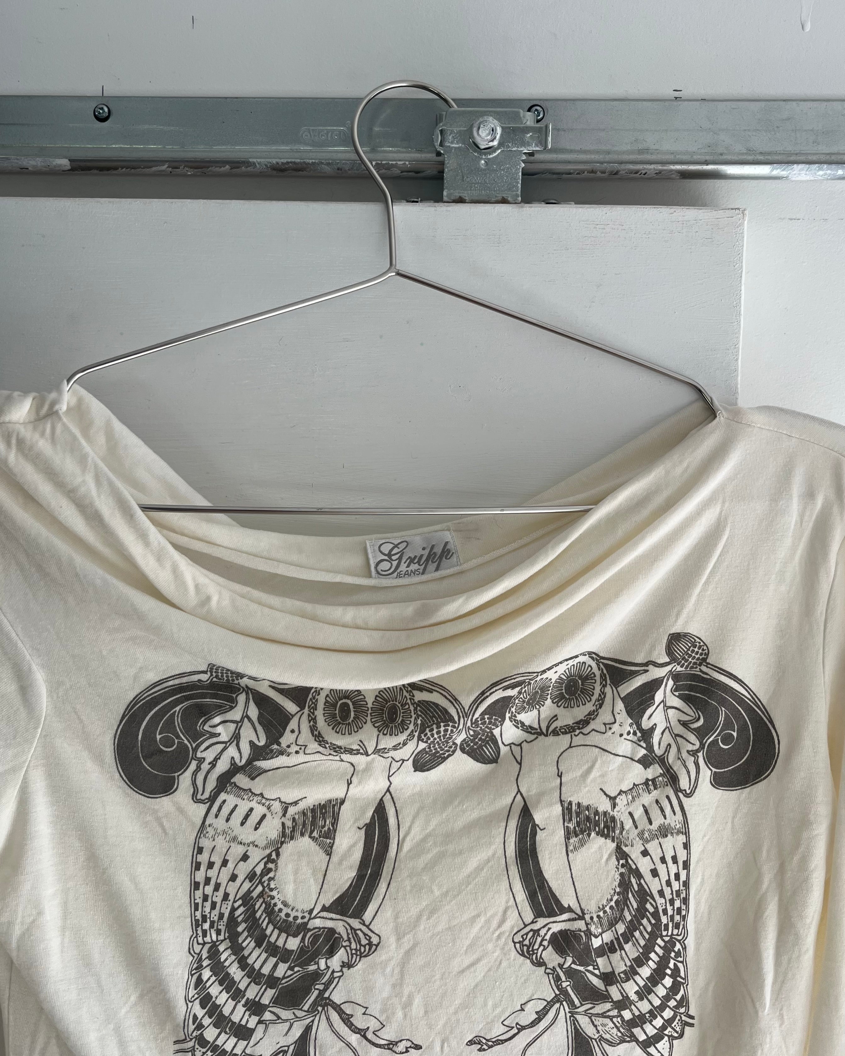 2000s white printed off shoulder top