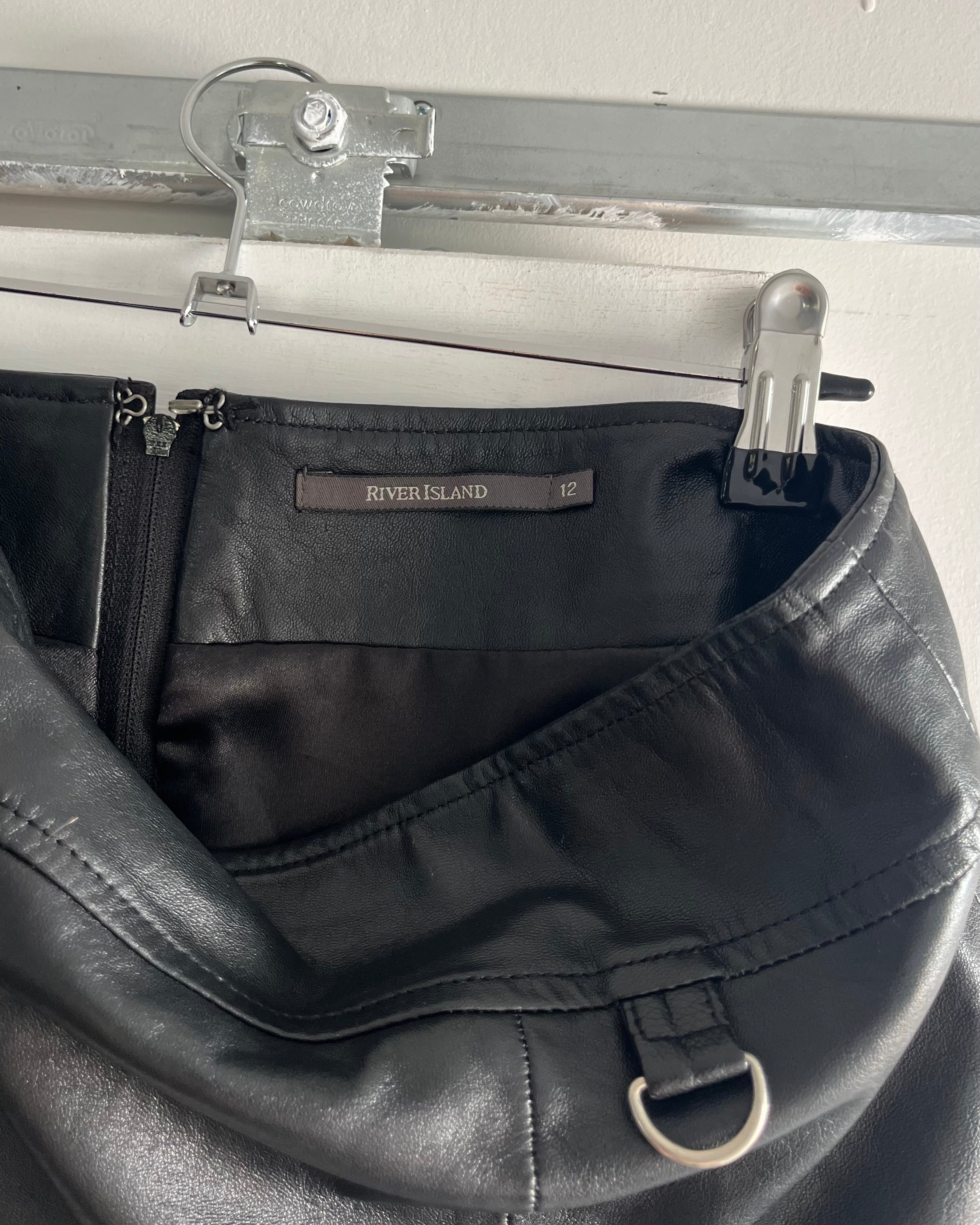 2000s black leather mini skirt