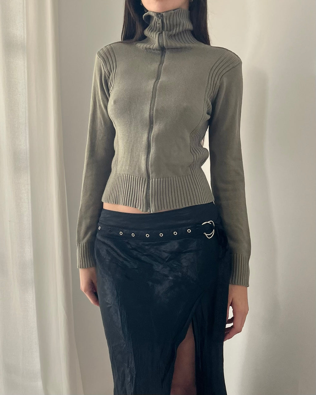 2000s khaki zip up sweater