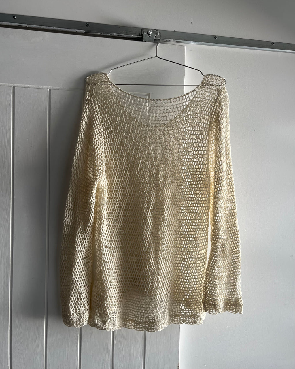 2000s cream fishnet crochet top