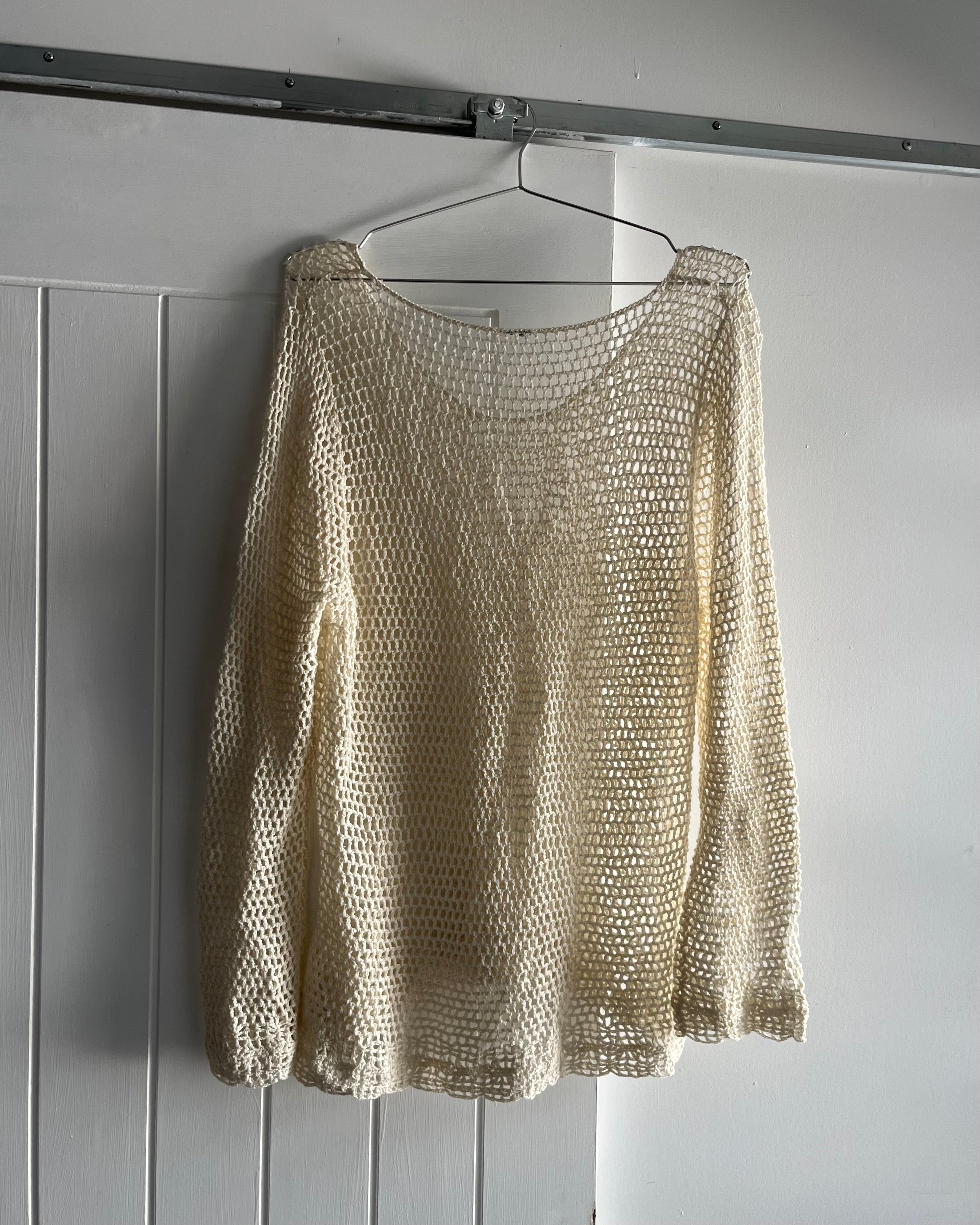 2000s cream fishnet crochet top