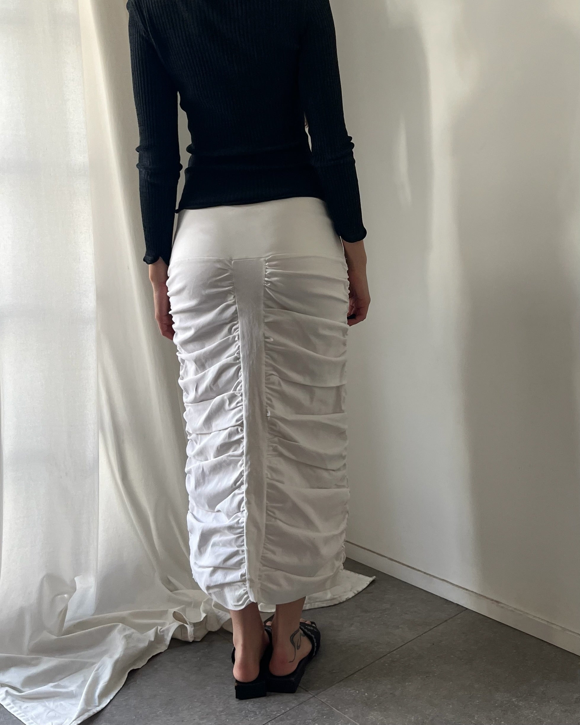 2000s white ruched midi skirt