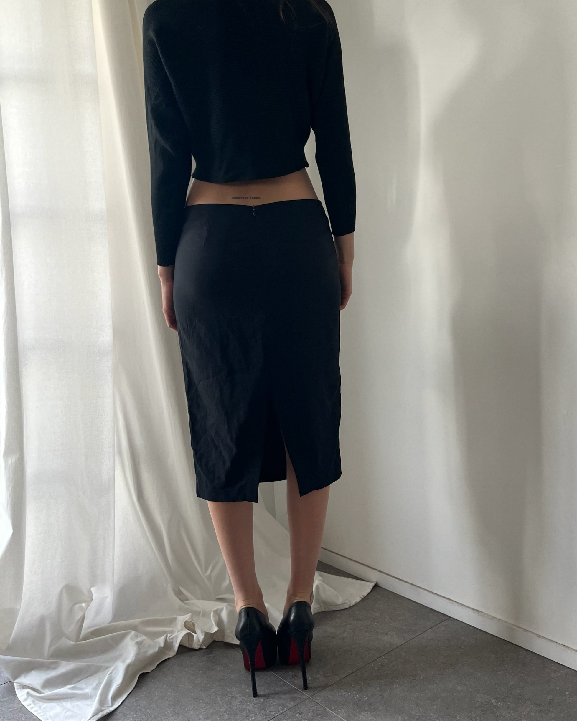 90s black pencil midi skirt