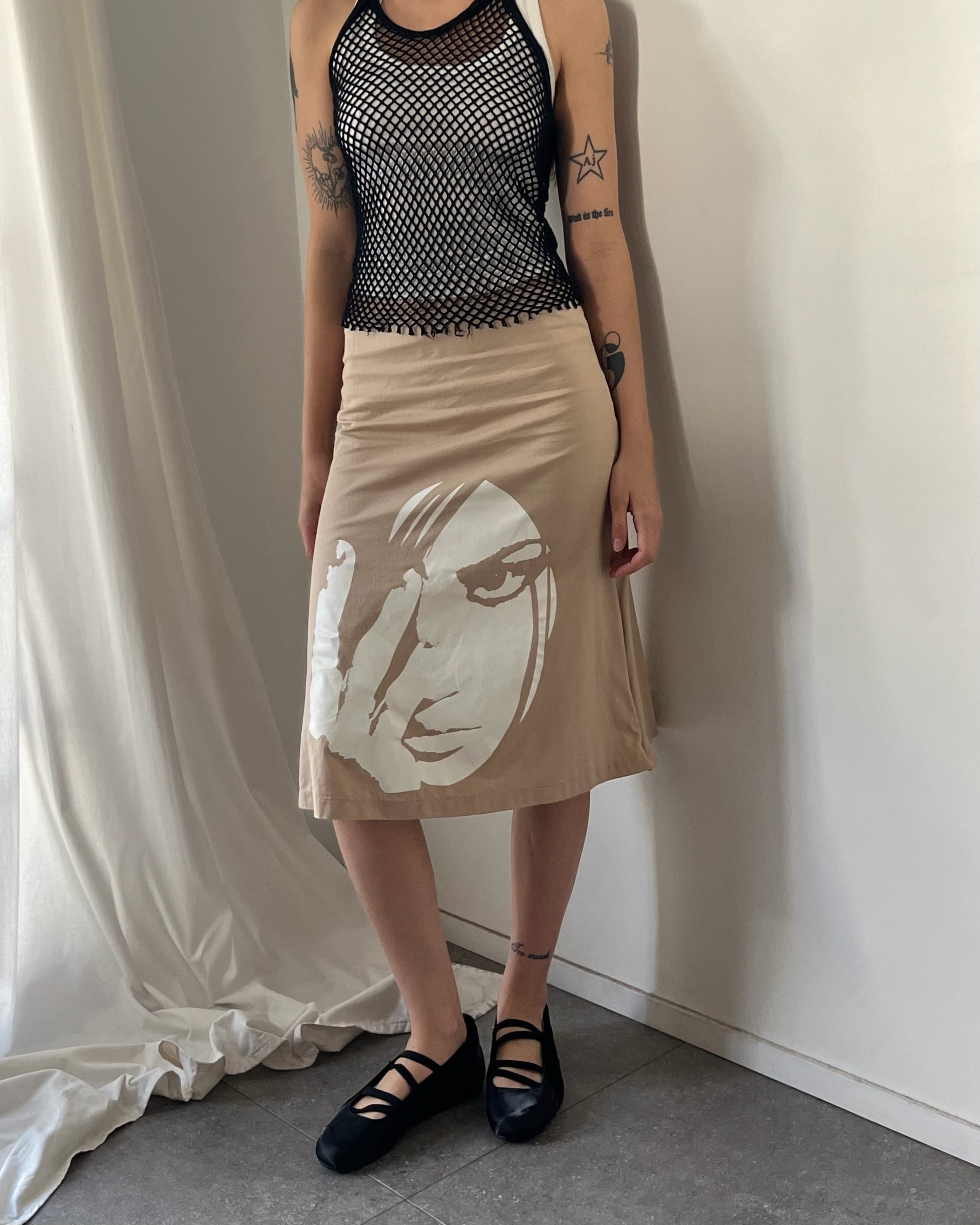 2000s tan screen printed midi skirt
