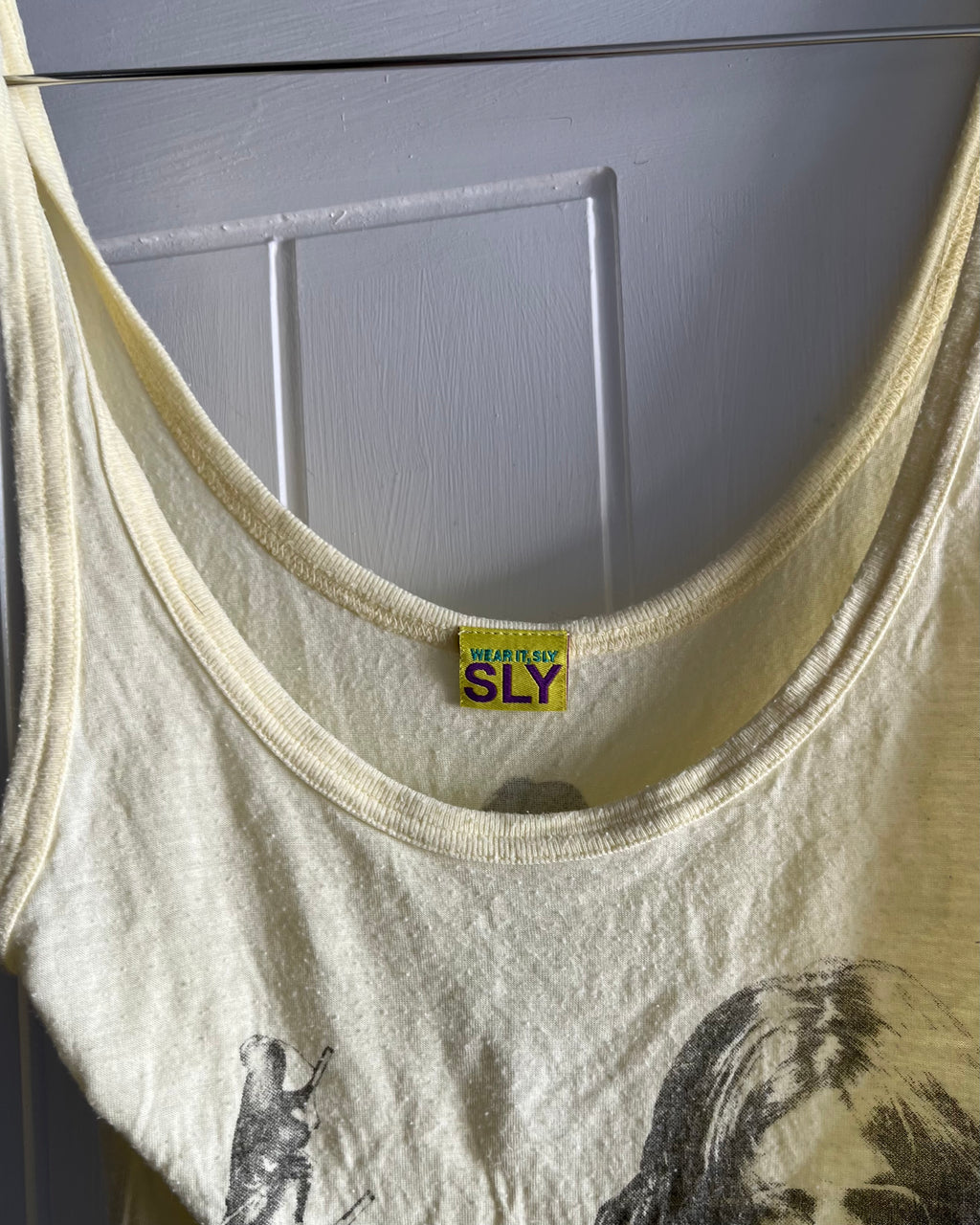 2000s graphic printed tank top