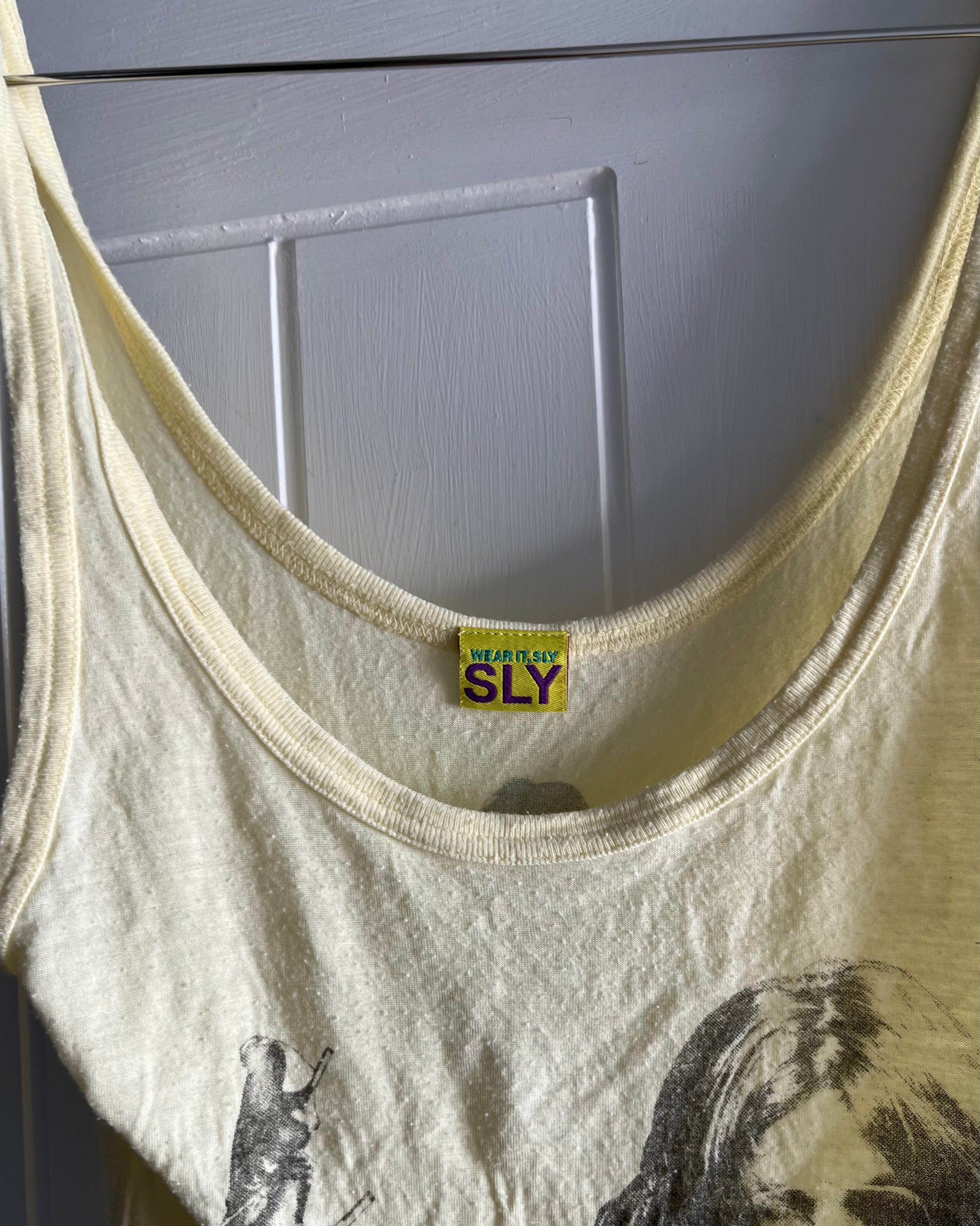 2000s graphic printed tank top